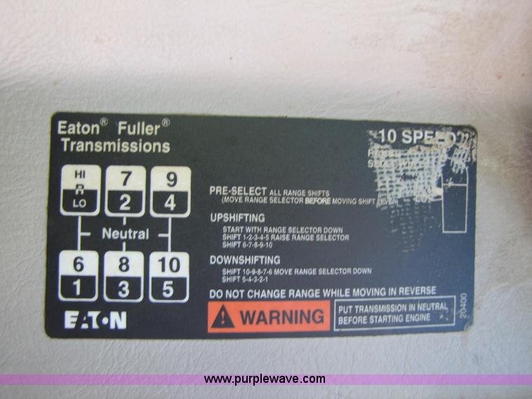 image for item 8279 1997 Volvo WIA semi truck