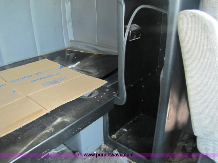 image for item 8279 1997 Volvo WIA semi truck