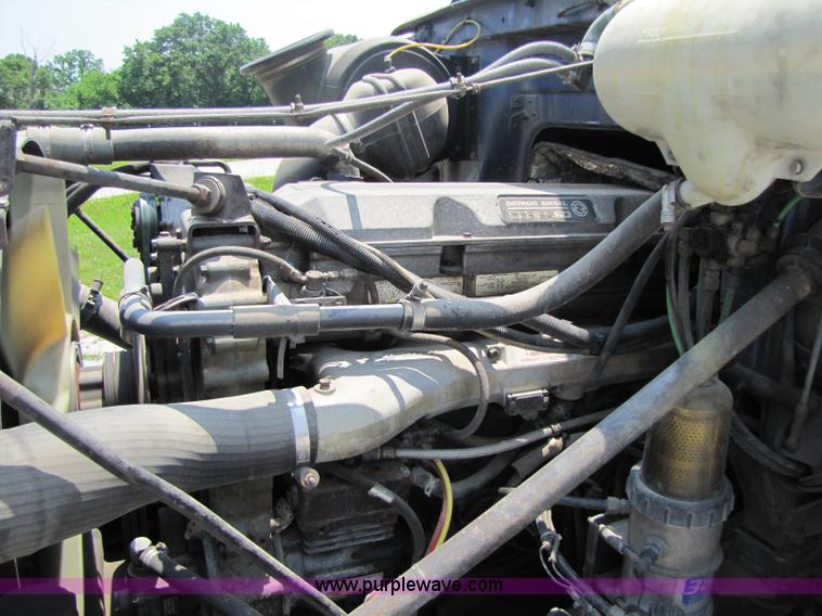 image for item 8279 1997 Volvo WIA semi truck