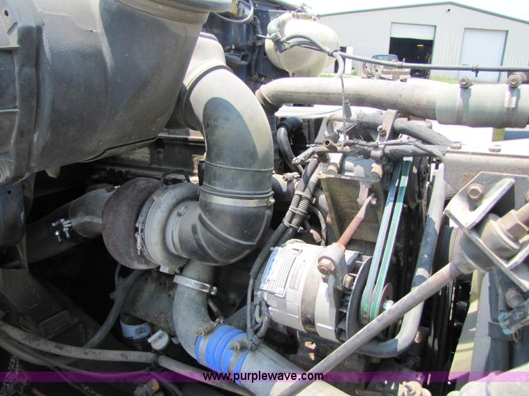 image for item 8279 1997 Volvo WIA semi truck