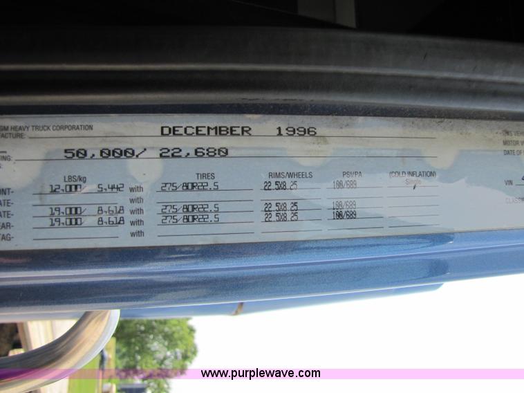 image for item 8279 1997 Volvo WIA semi truck