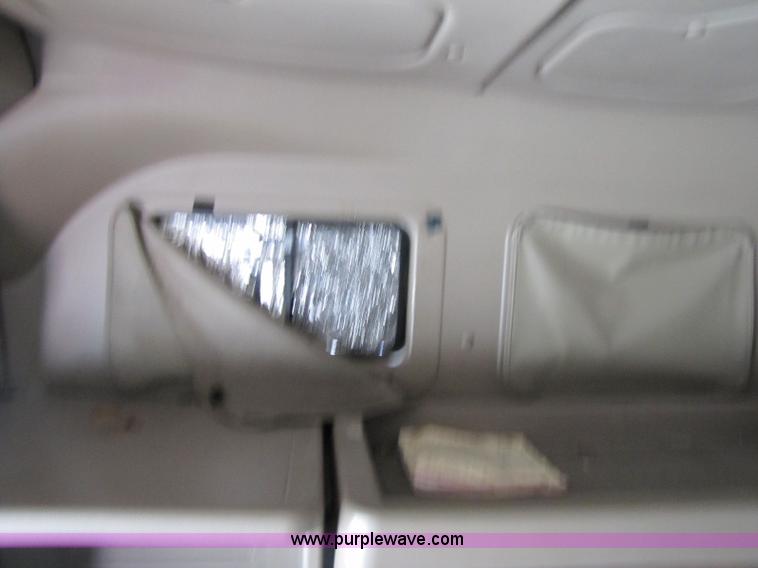 image for item 8296 2005 International 9400I semi truck