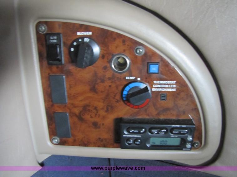 image for item 8296 2005 International 9400I semi truck