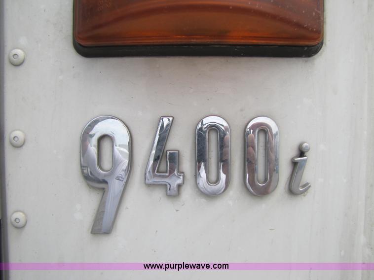 image for item 8296 2005 International 9400I semi truck