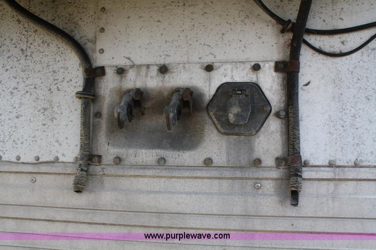 image for item A2011 1998 Utility Trailers 53' reefer trailer