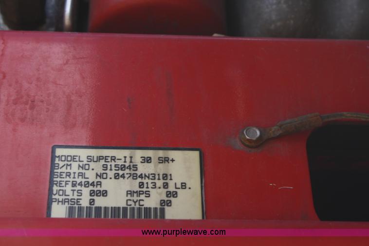 image for item A2011 1998 Utility Trailers 53' reefer trailer