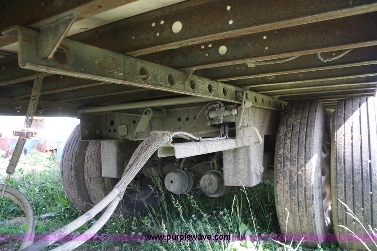 image for item A2011 1998 Utility Trailers 53' reefer trailer