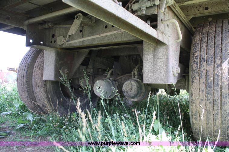 image for item A2011 1998 Utility Trailers 53' reefer trailer