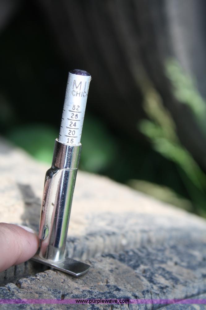 image for item A2011 1998 Utility Trailers 53' reefer trailer