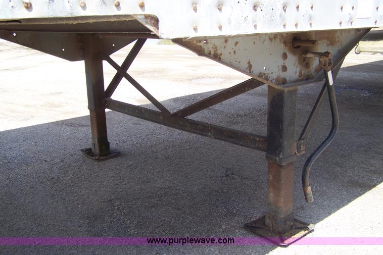 image for item A4585 1988 Luflin box trailer