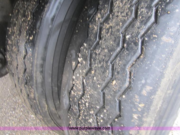 image for item A4791 1998 Utility VS2R 53' reefer trailer