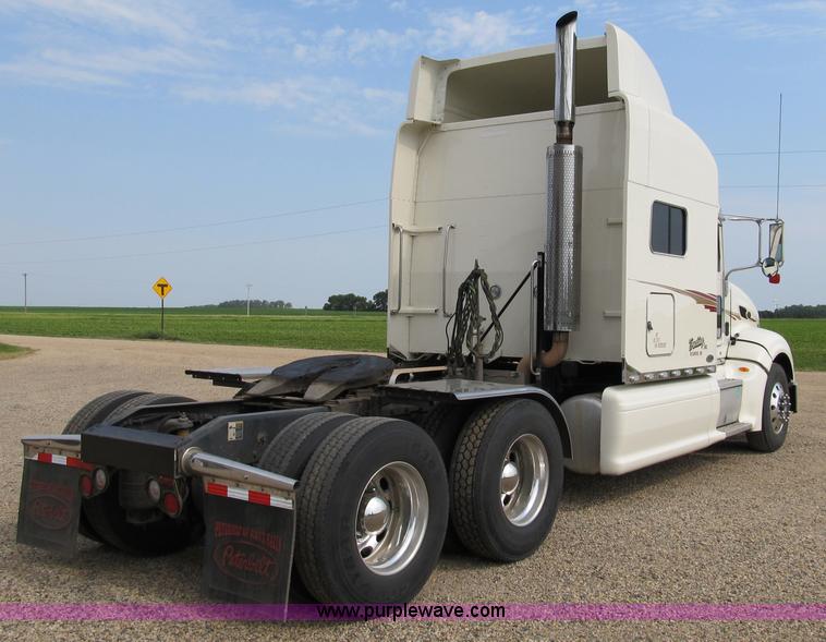 image for item A5474 2009 Peterbilt 386 semi truck