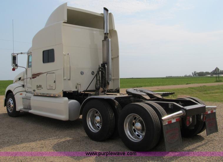 image for item A5474 2009 Peterbilt 386 semi truck