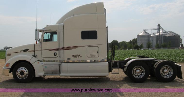 image for item A5474 2009 Peterbilt 386 semi truck