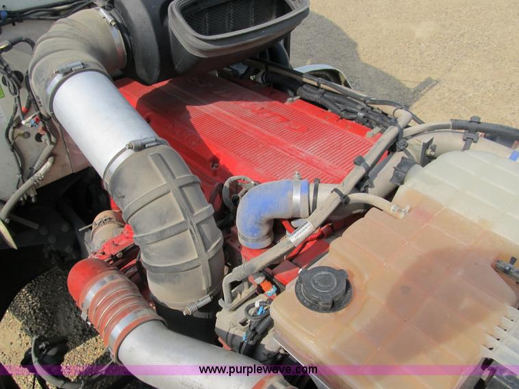 image for item A5474 2009 Peterbilt 386 semi truck