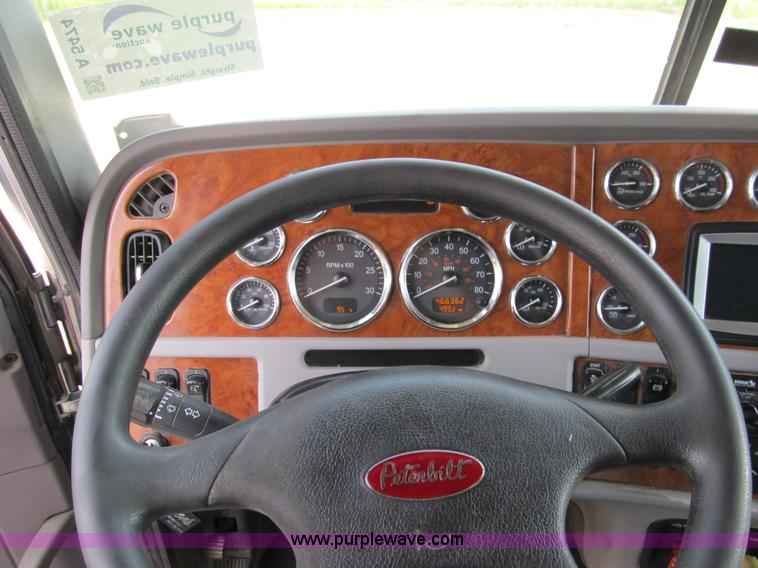 image for item A5474 2009 Peterbilt 386 semi truck
