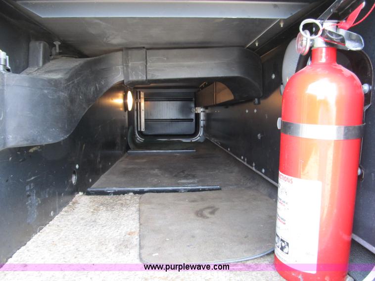 image for item A5474 2009 Peterbilt 386 semi truck