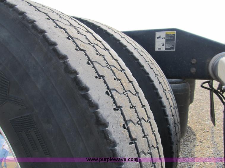 image for item A5474 2009 Peterbilt 386 semi truck