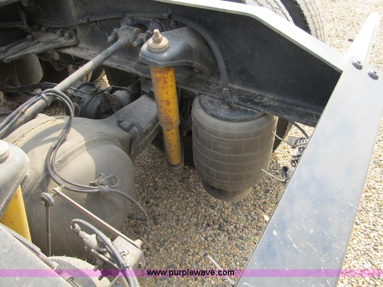 image for item A5474 2009 Peterbilt 386 semi truck