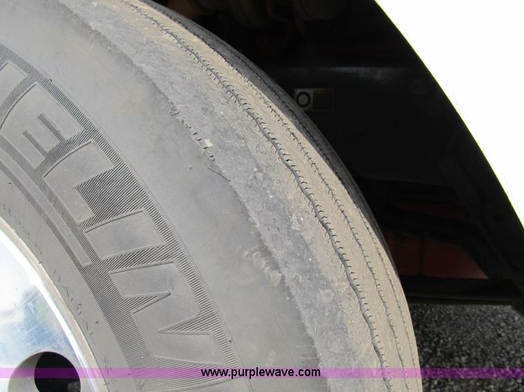 image for item A5474 2009 Peterbilt 386 semi truck