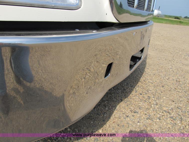 image for item A5474 2009 Peterbilt 386 semi truck