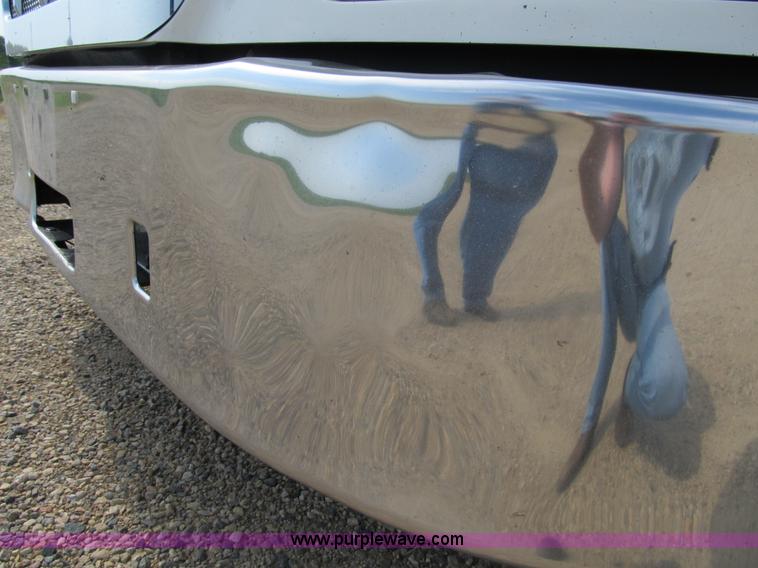 image for item A5474 2009 Peterbilt 386 semi truck