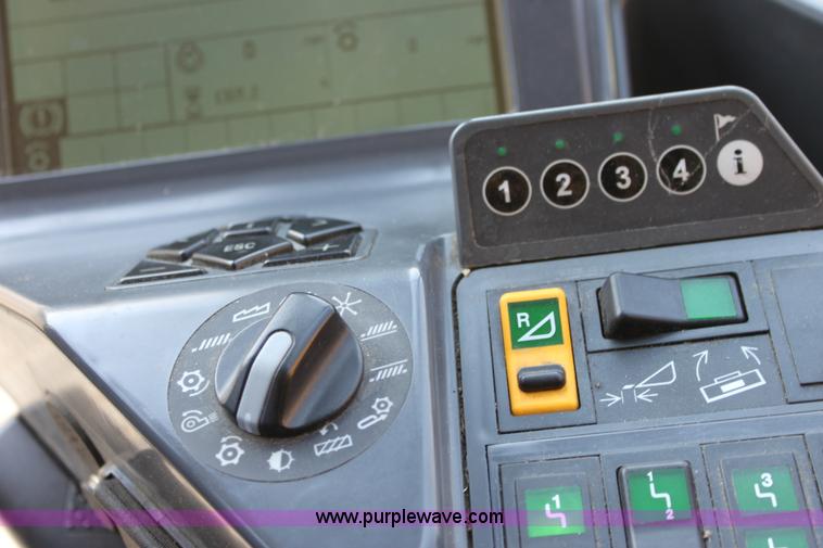 image for item A2010 2006 Lexion 585R RWA combine