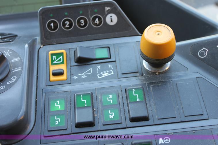 image for item A2010 2006 Lexion 585R RWA combine