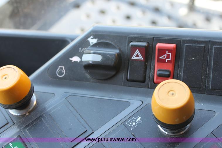 image for item A2010 2006 Lexion 585R RWA combine