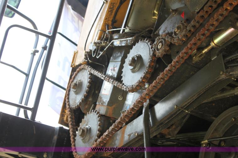 image for item A2010 2006 Lexion 585R RWA combine