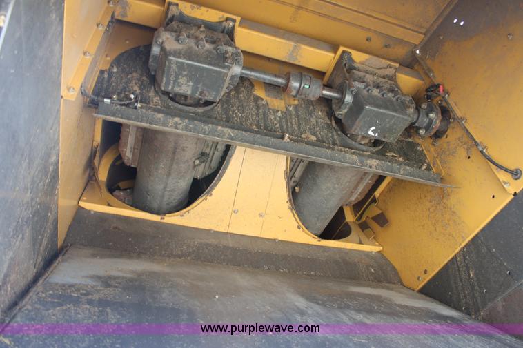 image for item A2010 2006 Lexion 585R RWA combine