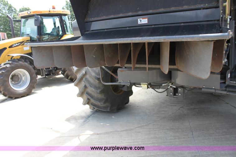 image for item A2010 2006 Lexion 585R RWA combine