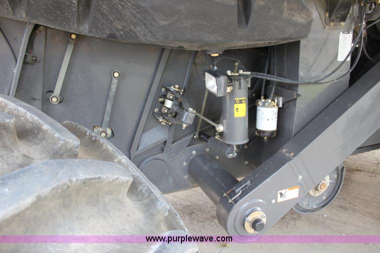 image for item A2010 2006 Lexion 585R RWA combine