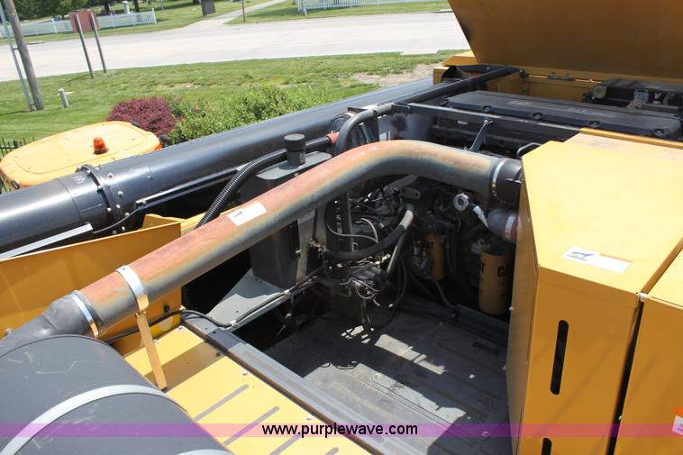 image for item A2010 2006 Lexion 585R RWA combine