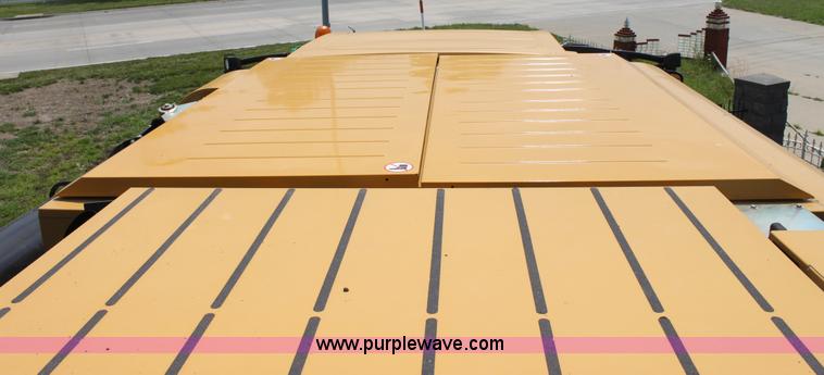 image for item A2010 2006 Lexion 585R RWA combine