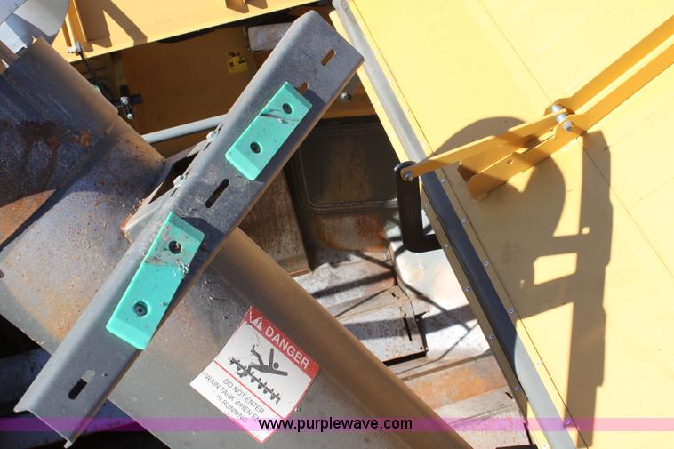 image for item A2012 2006 Lexion 585R RWA combine