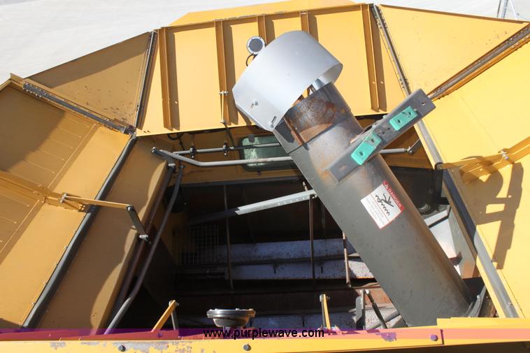 image for item A2012 2006 Lexion 585R RWA combine