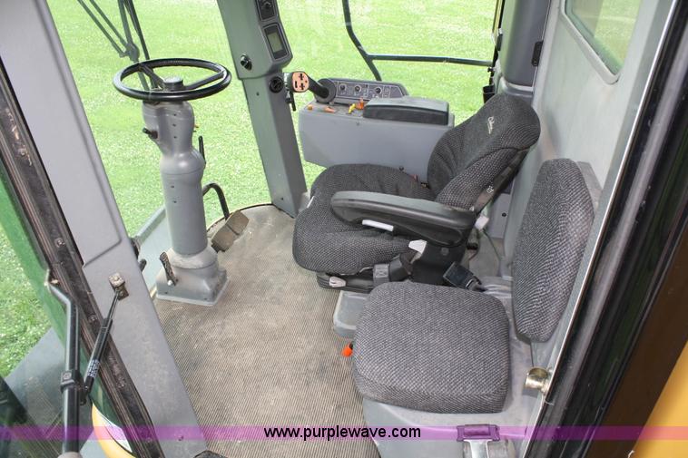 image for item A2015 2005 Challenger 660 RWA combine