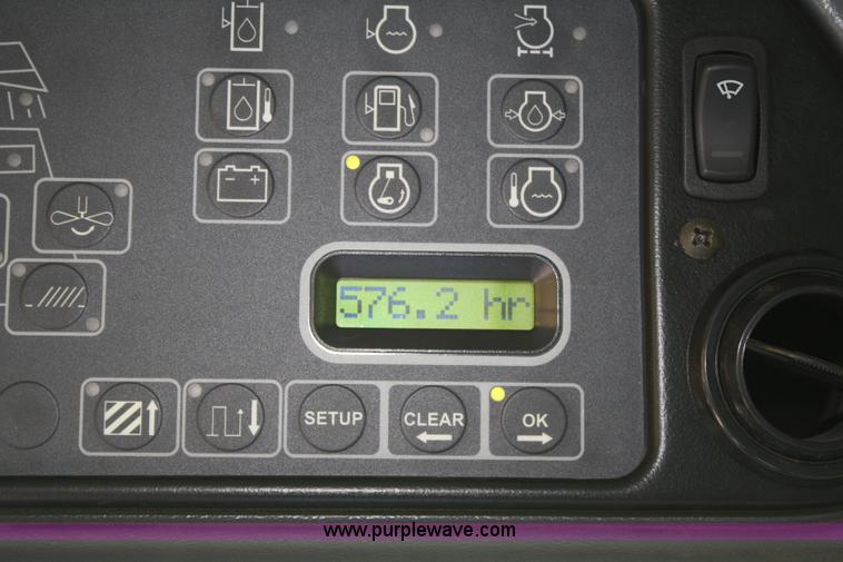 image for item A2015 2005 Challenger 660 RWA combine