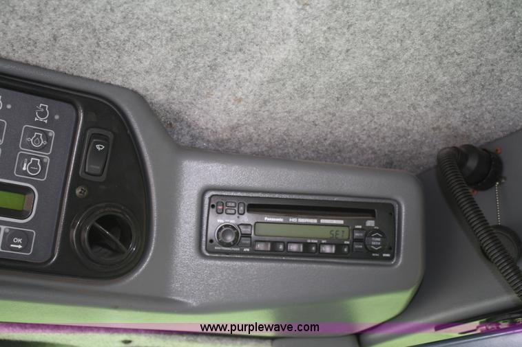 image for item A2015 2005 Challenger 660 RWA combine