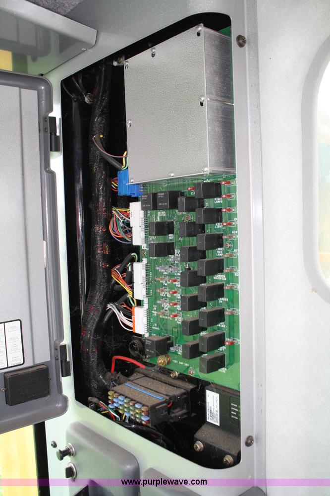 image for item A2015 2005 Challenger 660 RWA combine