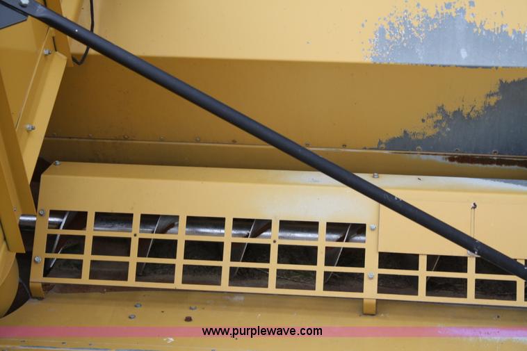 image for item A2015 2005 Challenger 660 RWA combine