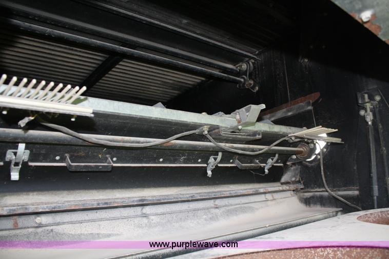 image for item A2015 2005 Challenger 660 RWA combine