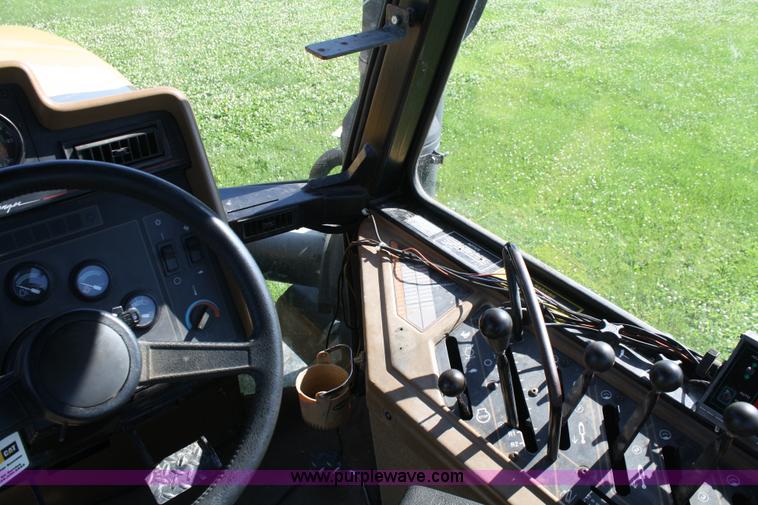 image for item A2021 1995 Caterpillar Challenger 65C tractor