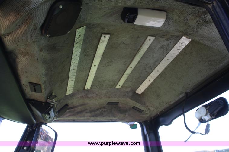 image for item A2022 1996 Caterpillar Challenger 65D tractor