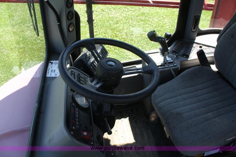 image for item A2023 2000 Case IH Patriot SPX3185 self-propelled sprayer