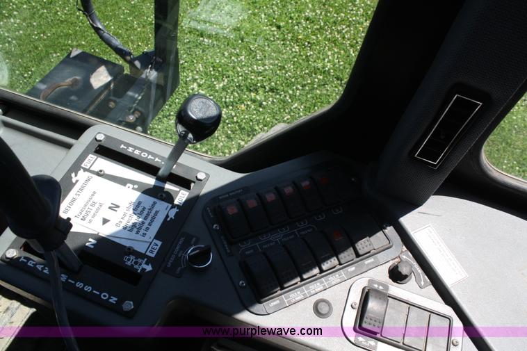 image for item A2023 2000 Case IH Patriot SPX3185 self-propelled sprayer