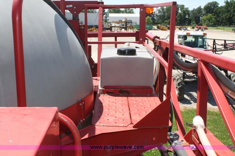 image for item A2023 2000 Case IH Patriot SPX3185 self-propelled sprayer