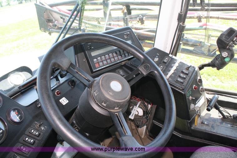 image for item A2024 2000 AGCO Spra-Coupe 4440 sprayer