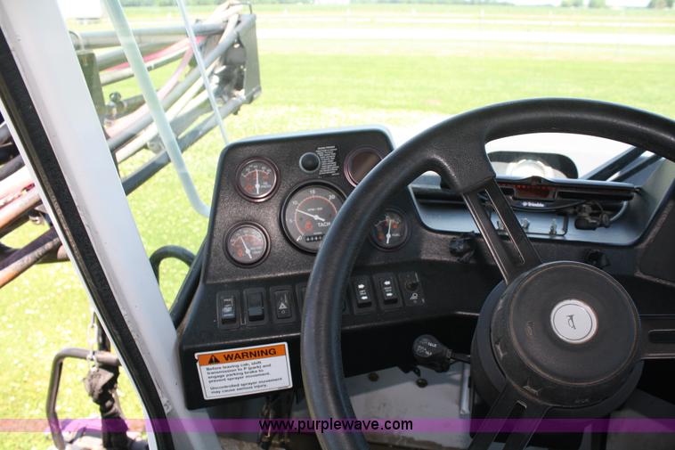 image for item A2024 2000 AGCO Spra-Coupe 4440 sprayer